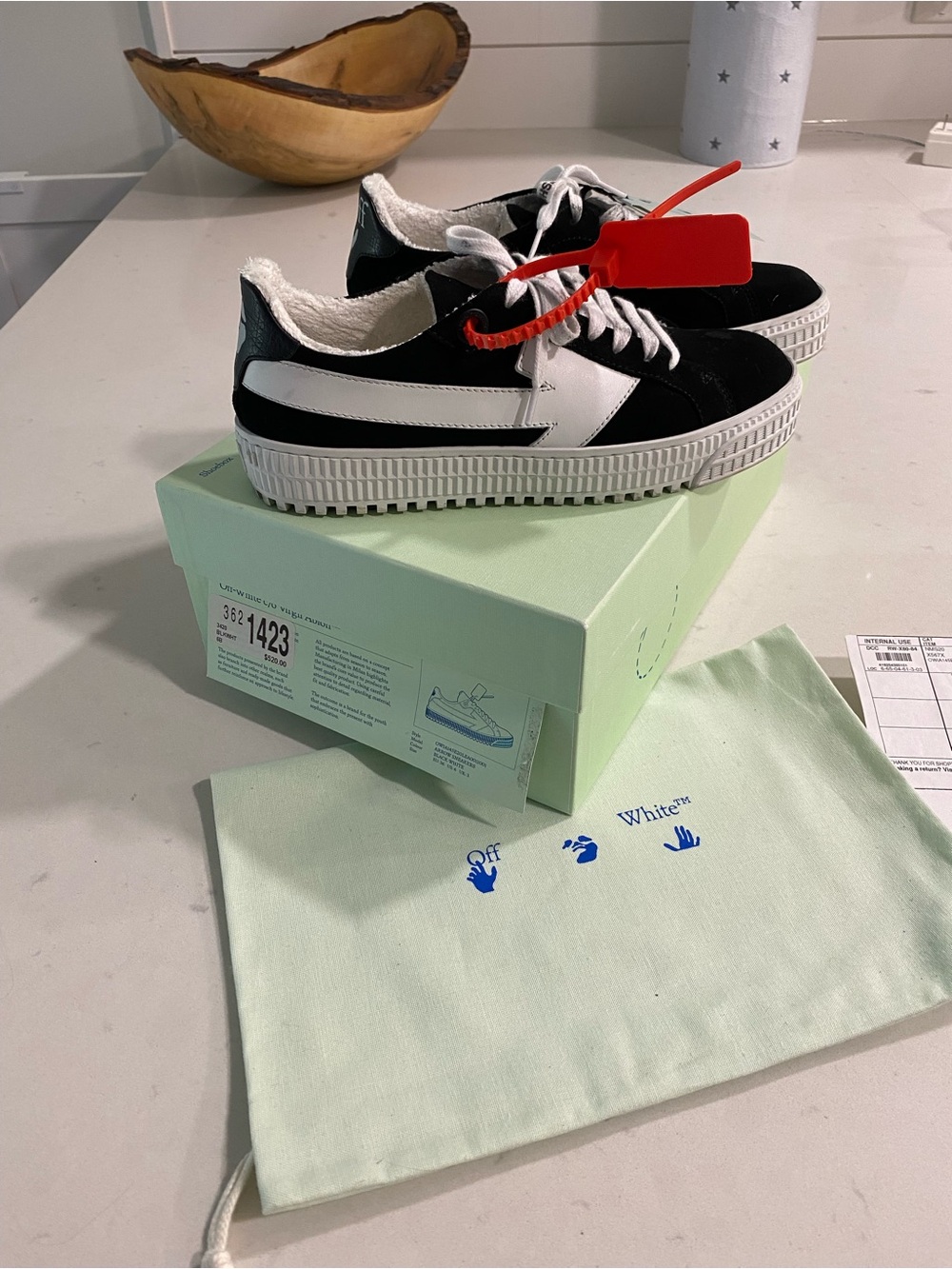 Off-White vulcanized new arrow sneakers